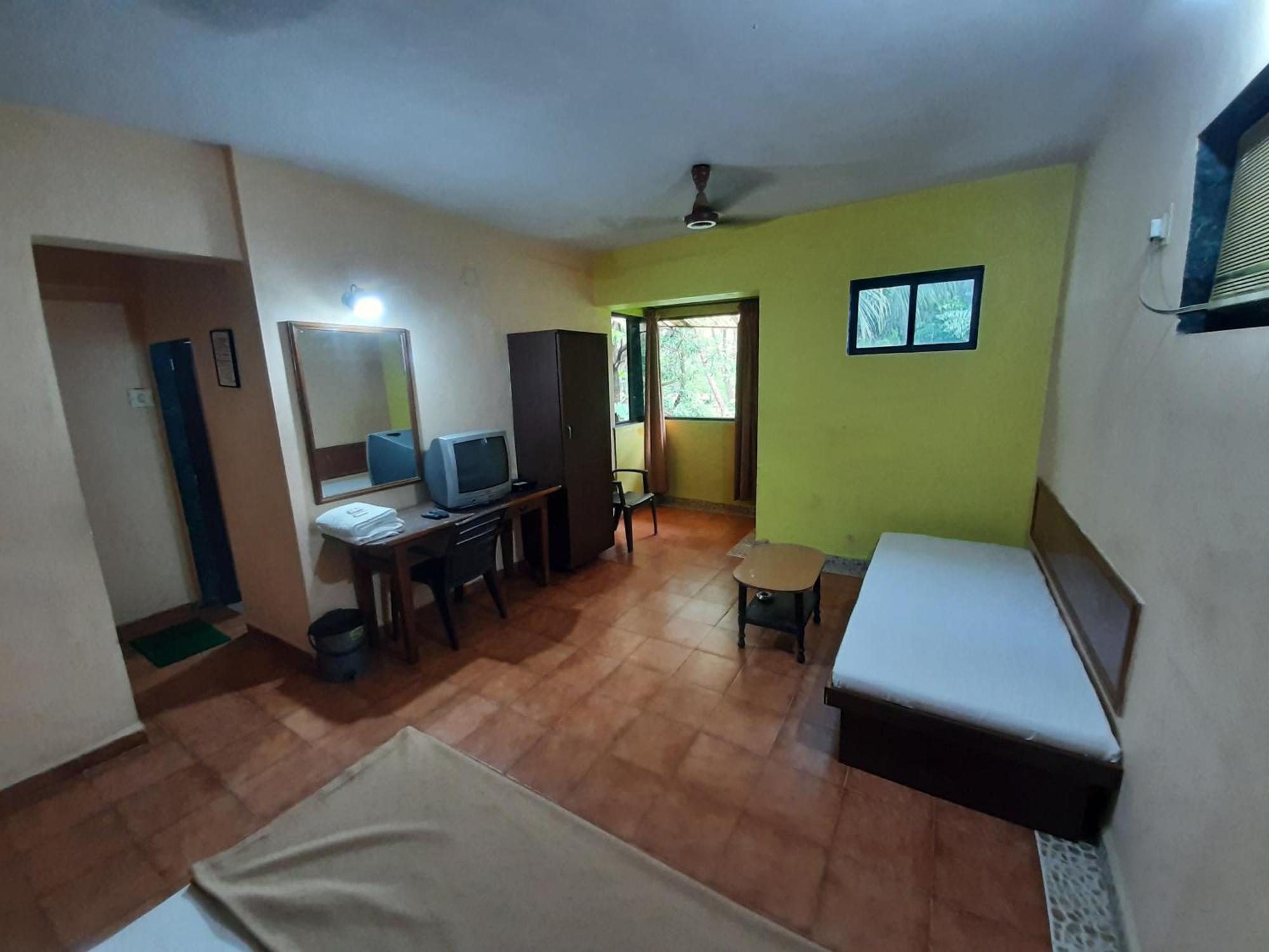 Seawoods Beach Hotel Dahanu Quarto foto